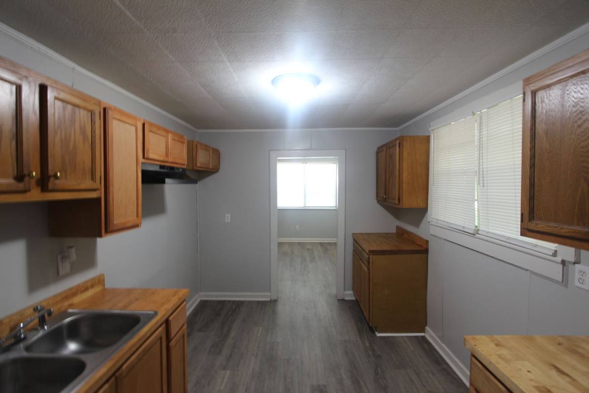 House for rent at 1433 Rayfield Dr, Birmingham, AL 35228