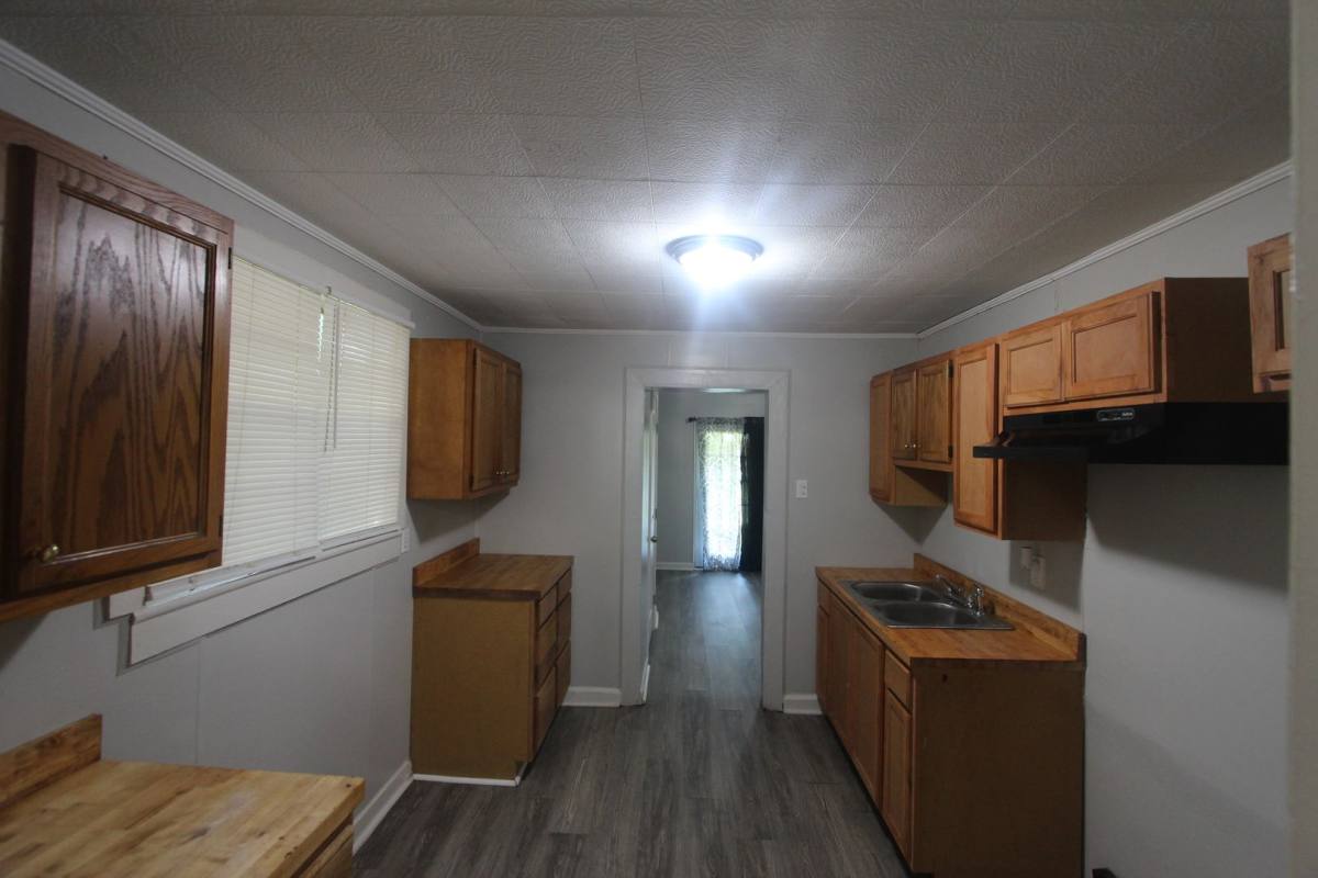 House for rent at 1433 Rayfield Dr, Birmingham, AL 35228