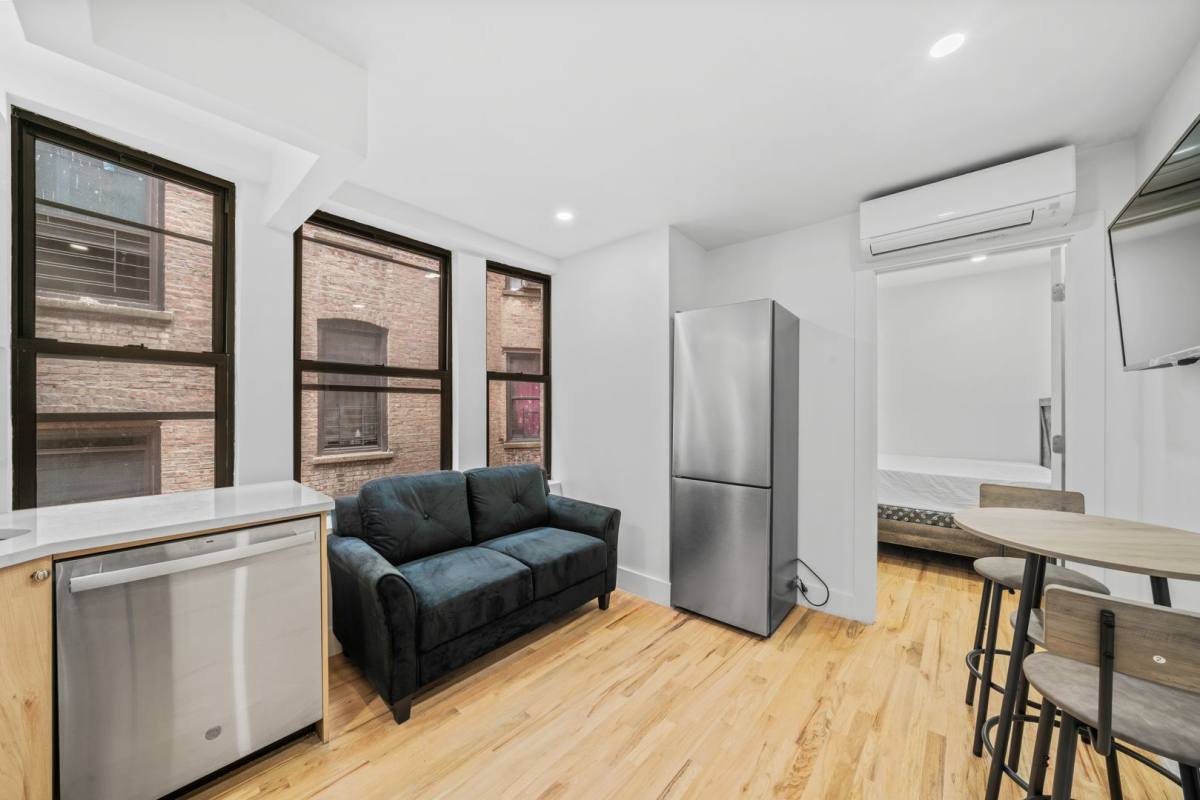 Apartment for rent at 2505 Hoffman St, Bronx, NY 10458