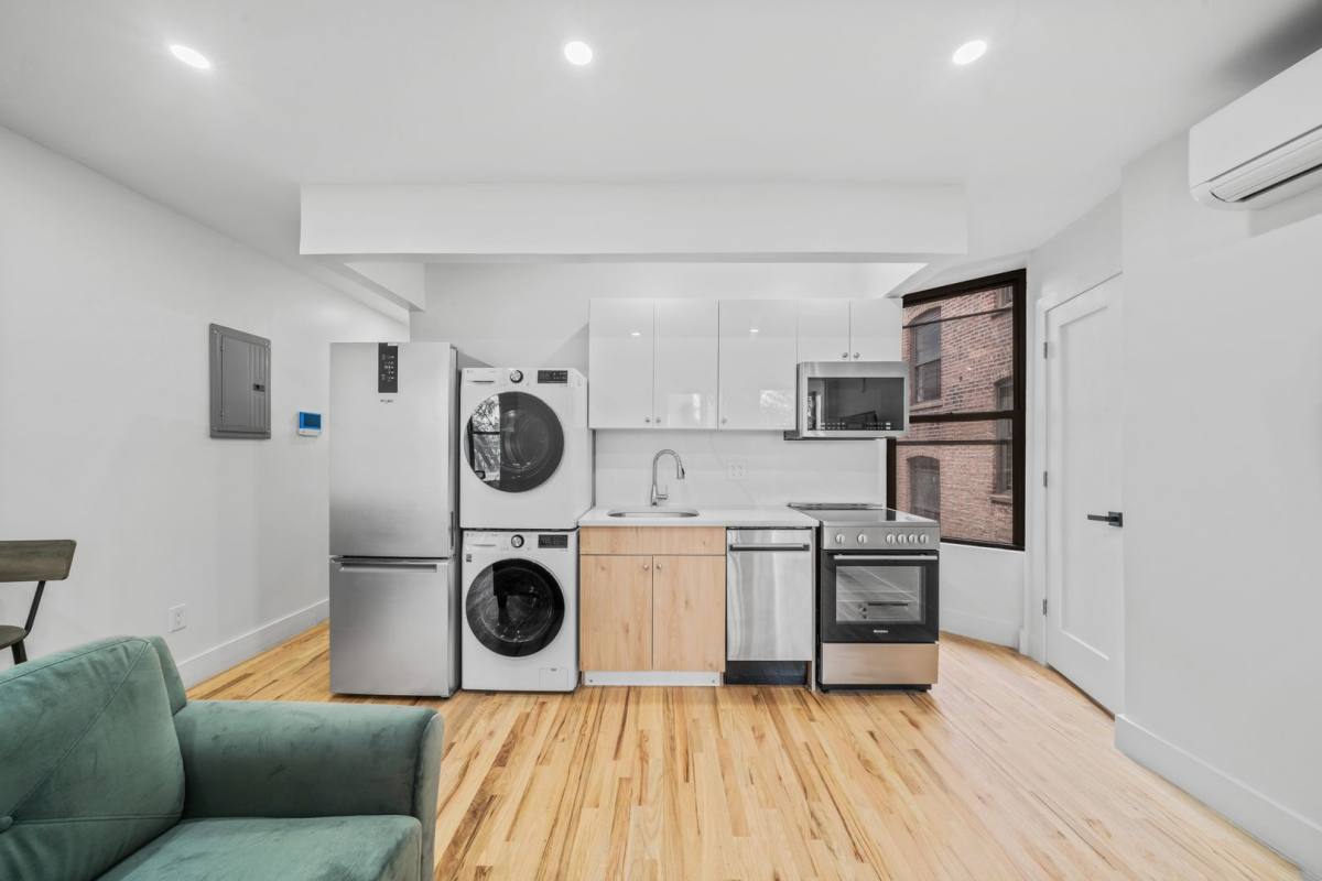 Apartment for rent at 2505 Hoffman St, Bronx, NY 10458