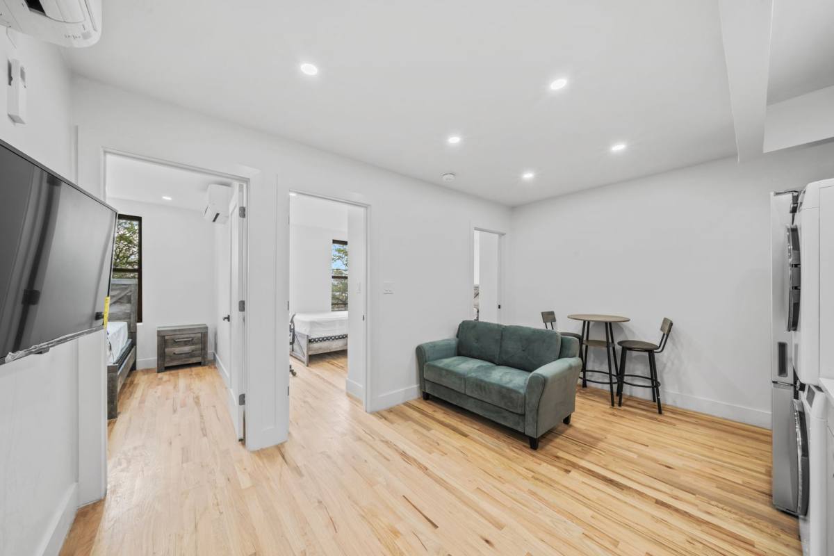 Apartment for rent at 2505 Hoffman St, Bronx, NY 10458