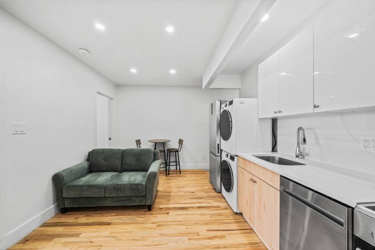Apartment for rent at 2505 Hoffman St, Bronx, NY 10458