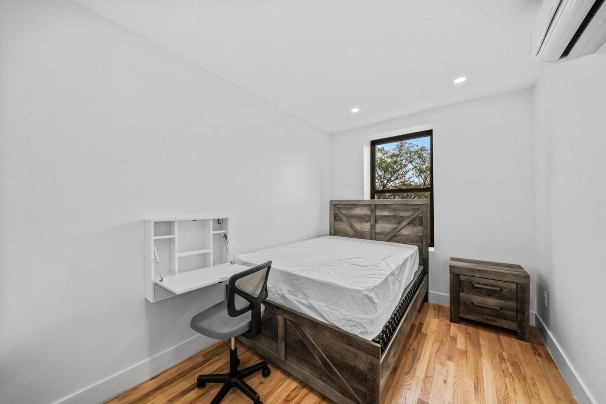 Apartment for rent at 2505 Hoffman St, Bronx, NY 10458