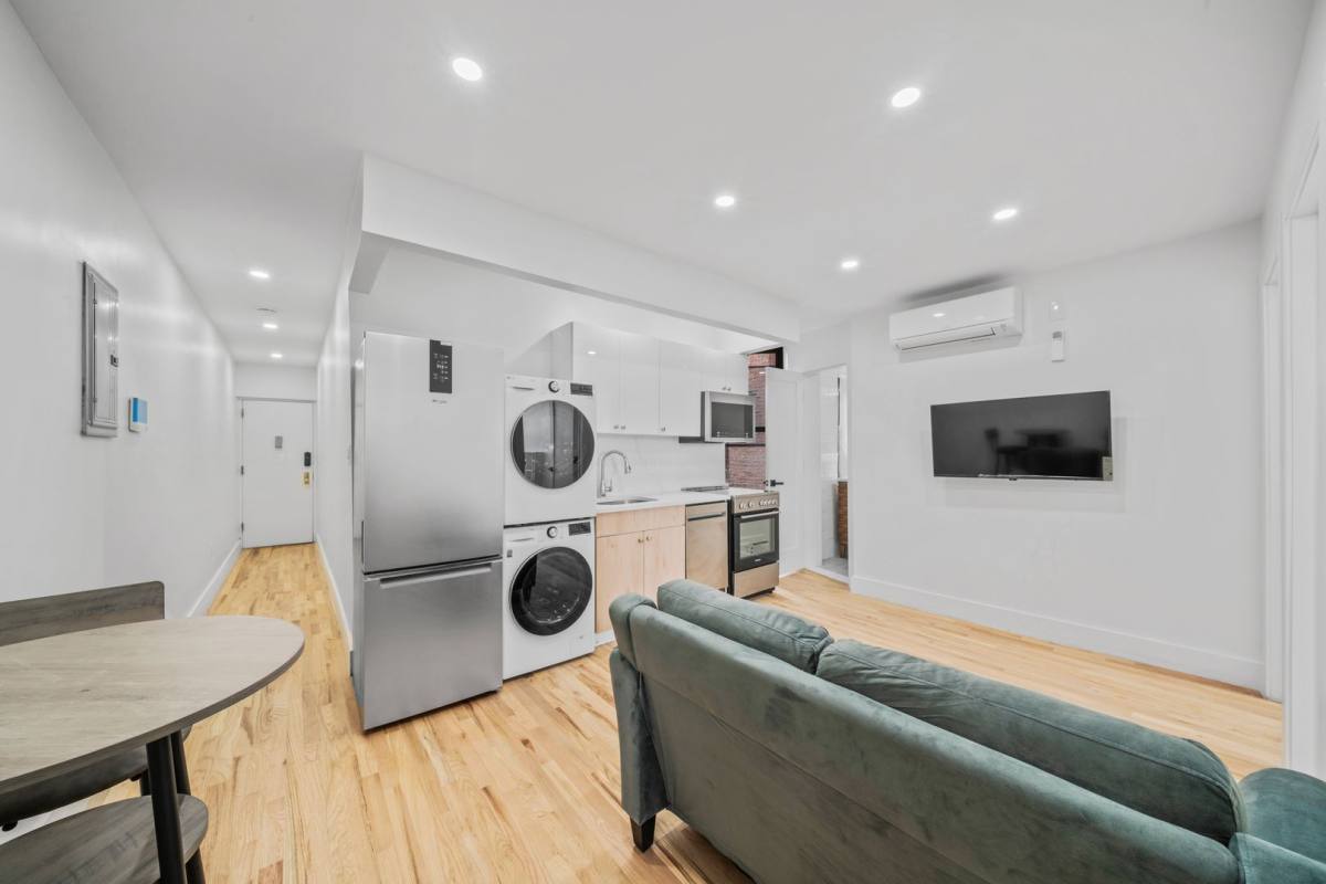 Apartment for rent at 2505 Hoffman St, Bronx, NY 10458
