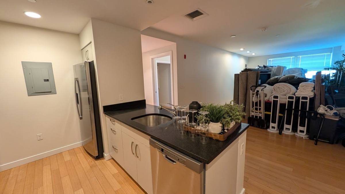 Apartment for rent at 606 Albany St #102, Boston, MA 02116