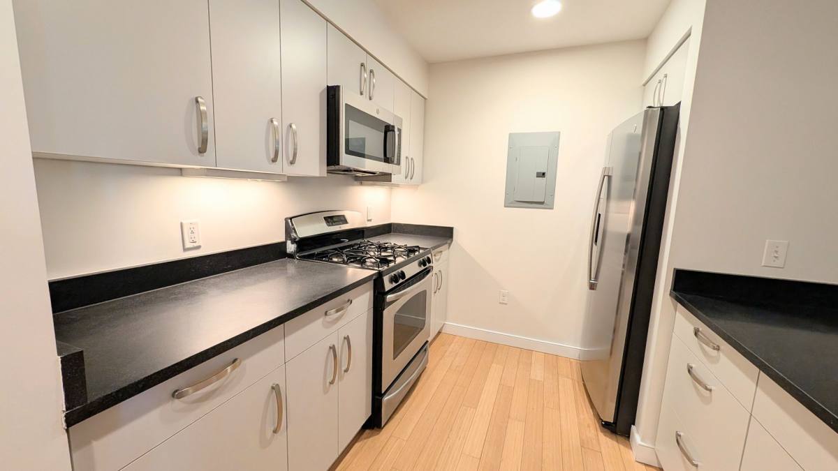 Apartment for rent at 606 Albany St #102, Boston, MA 02116