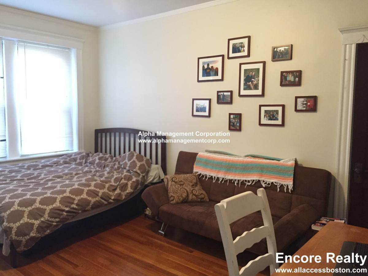 Apartment for rent at 17-19 Washington St #309, Malden, MA 02148