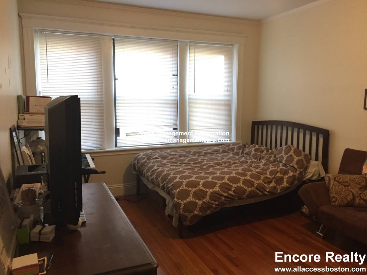Apartment for rent at 17-19 Washington St #309, Malden, MA 02148