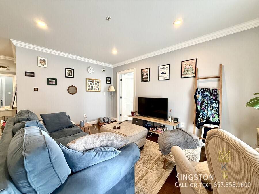 Apartment for rent at 10 Nira Ave #4R, Jamaica Plain, MA 02130