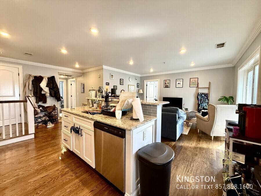 Apartment for rent at 10 Nira Ave #4R, Jamaica Plain, MA 02130