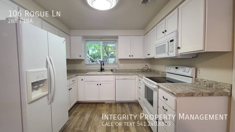 House for rent at 106 Rogue Lane, Rogue River, OR 97537