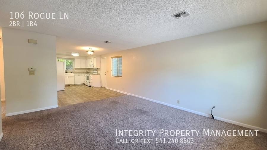 House for rent at 106 Rogue Lane, Rogue River, OR 97537