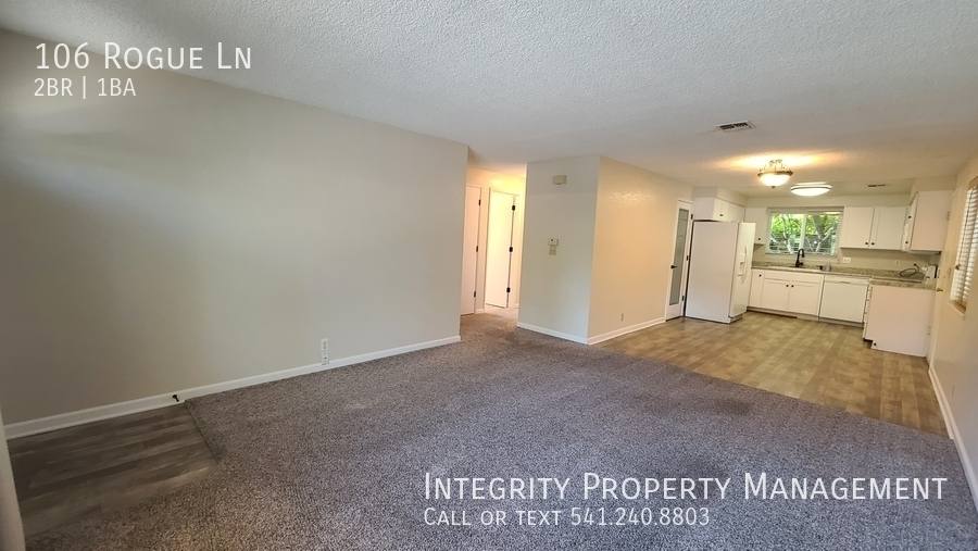 House for rent at 106 Rogue Lane, Rogue River, OR 97537