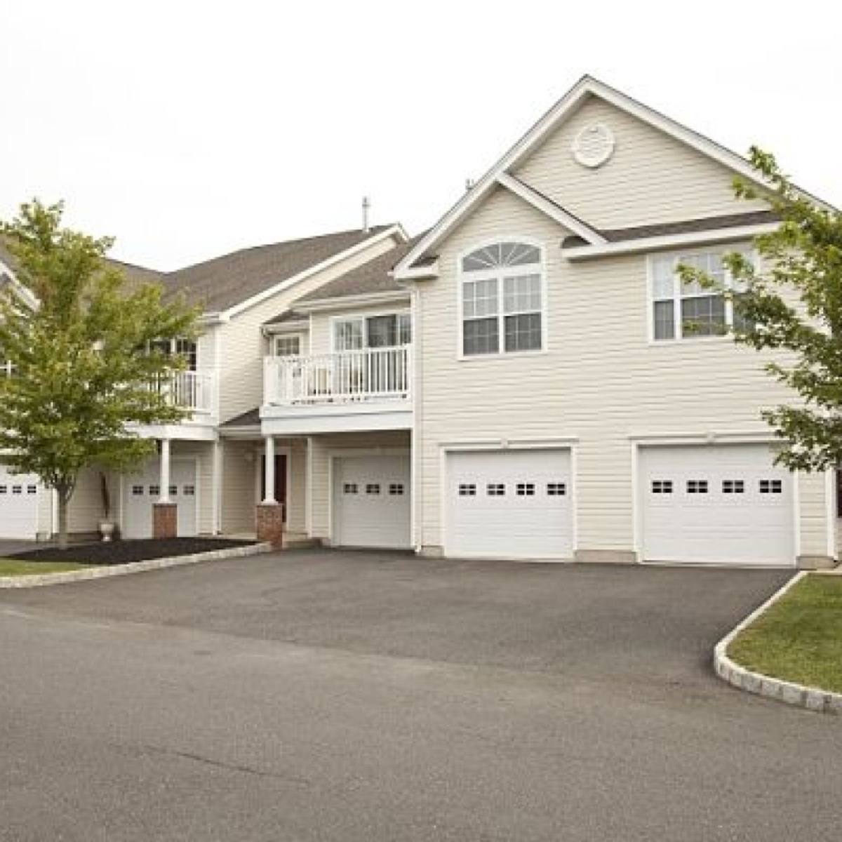Apartment for rent at 100 Westbrook Dr, Swedesboro, NJ 08085