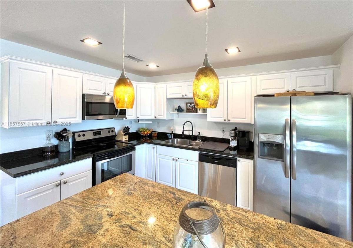 Townhouse for rent at 13781 SW 84th St, Miami, FL 33183