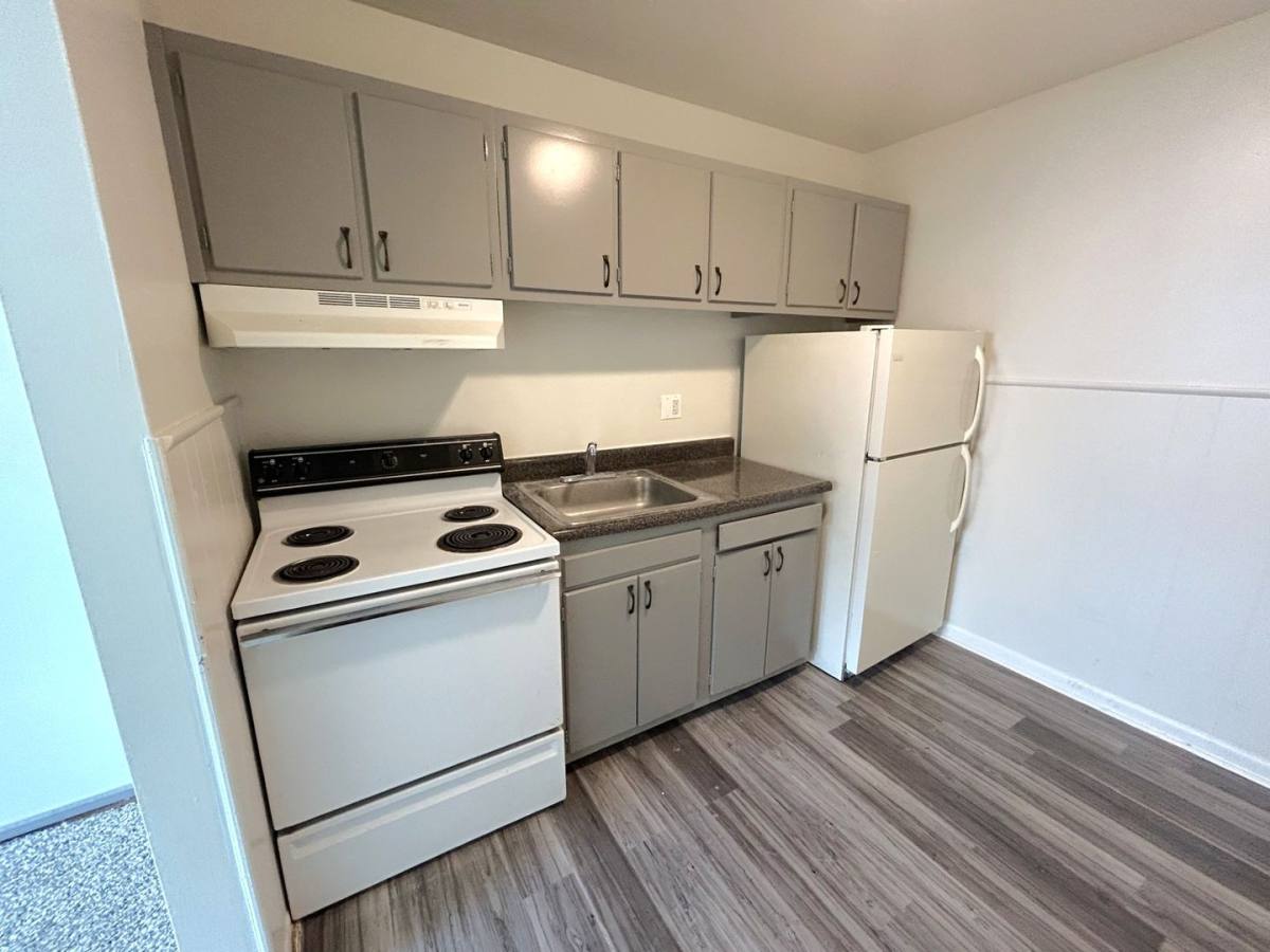 Apartment for rent at 8723 W Chester Pike, Upper Darby, PA 19082