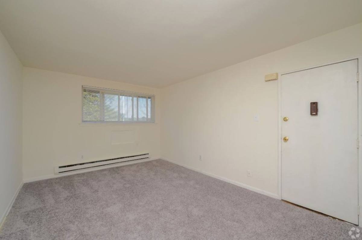 Apartment for rent at 8723 W Chester Pike, Upper Darby, PA 19082