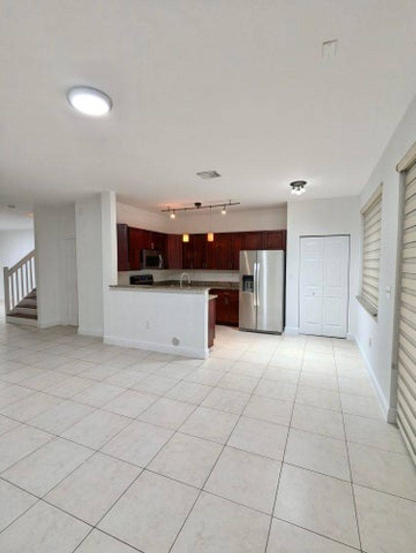 Townhouse for rent at 10781 NW 81st Lane, Miami, FL 33178