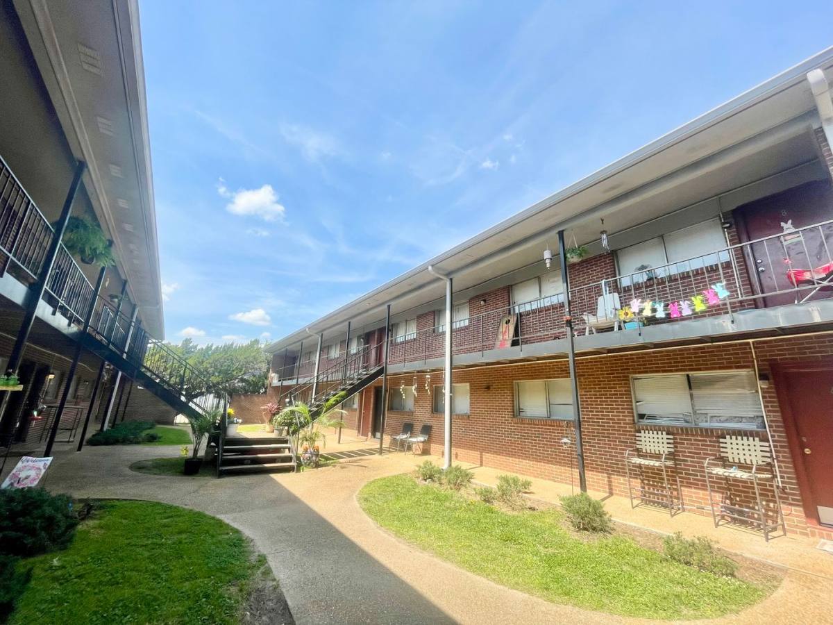 Apartment for rent at 200 Lonnie T Jenkins Dr, Pearl, MS 39208