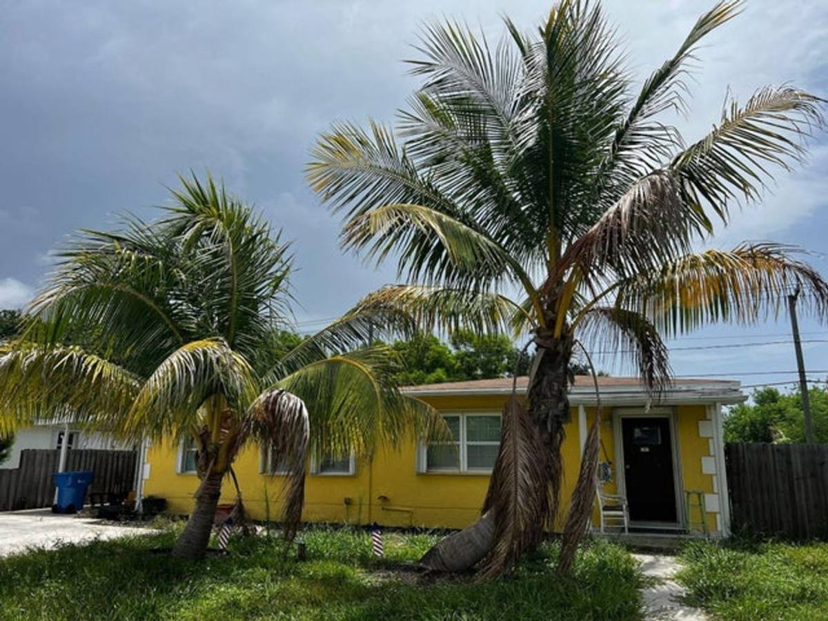 House for rent at 1036 S 14th St, Lake Worth, FL 33462