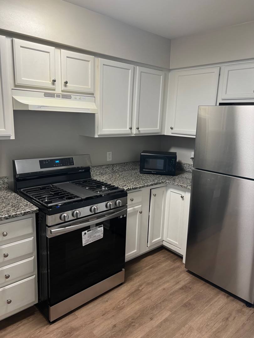 Townhouse for rent at 72 Boyd St, Newark, NJ 07103