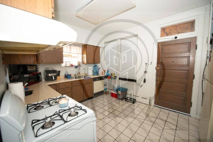 Apartment for rent at 5051 W Berenice #2, Chicago, IL 60641