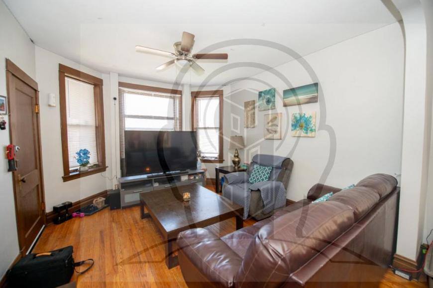 Apartment for rent at 5051 W Berenice #2, Chicago, IL 60641