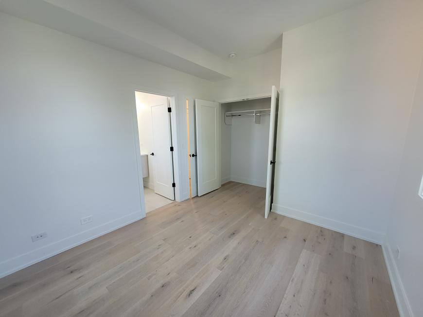 Apartment for rent at 1334 W Bryn Mawr #1R, Chicago, IL 60660