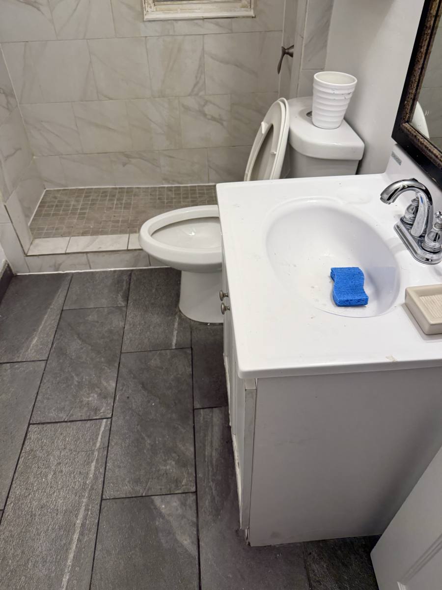 Apartment for rent at 710 Pine St #PINE B, Green Bay, WI 54301