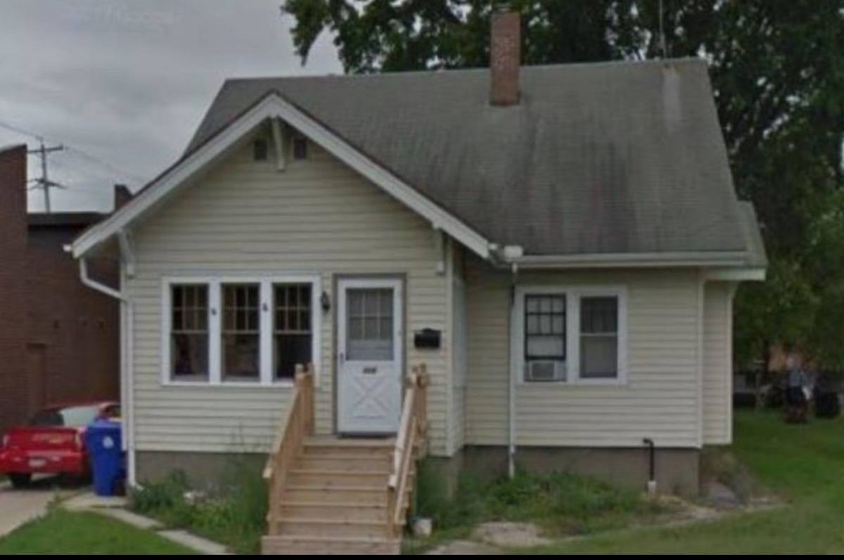 Apartment for rent at 710 Pine St #PINE B, Green Bay, WI 54301