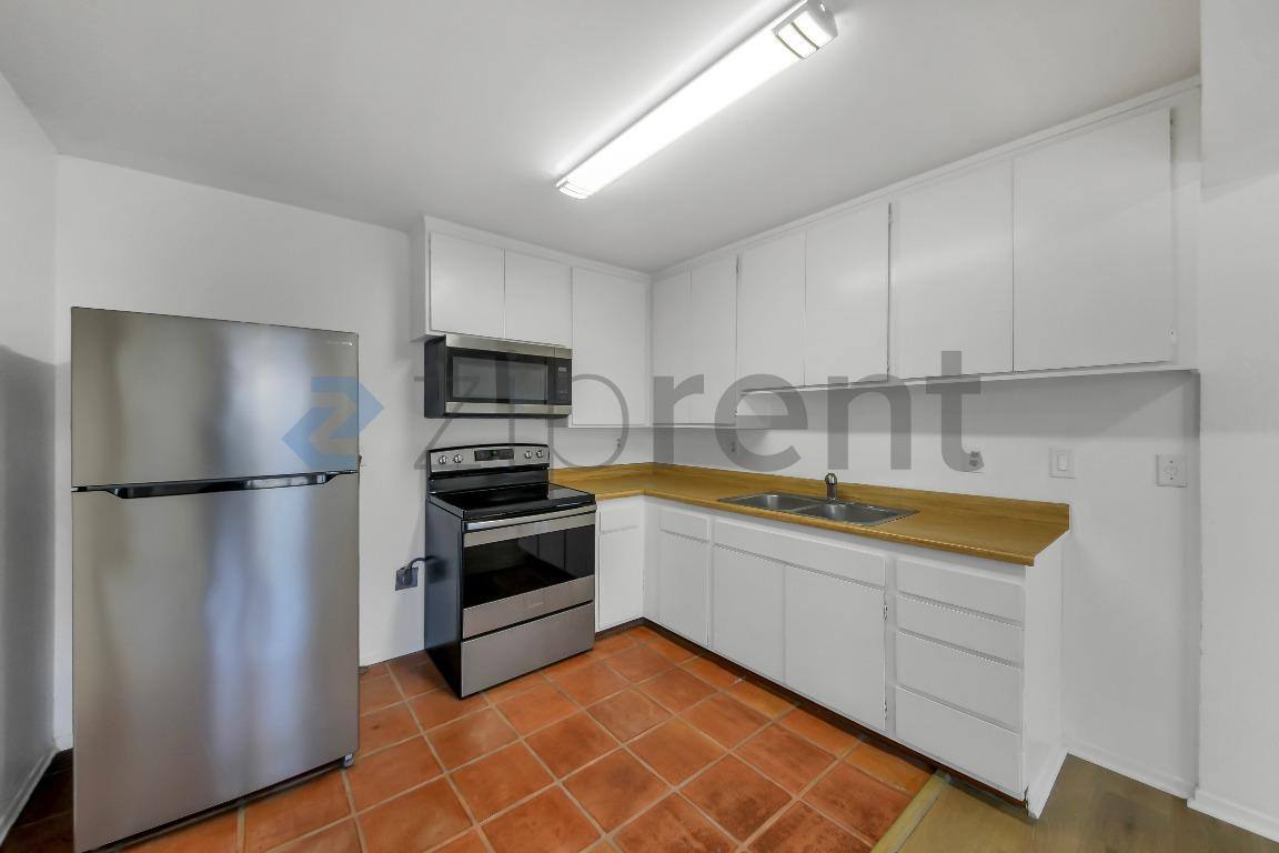 House for rent at 265 Hollywood Blvd #2, Oxnard, CA 93035