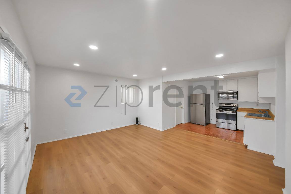 House for rent at 265 Hollywood Blvd #2, Oxnard, CA 93035