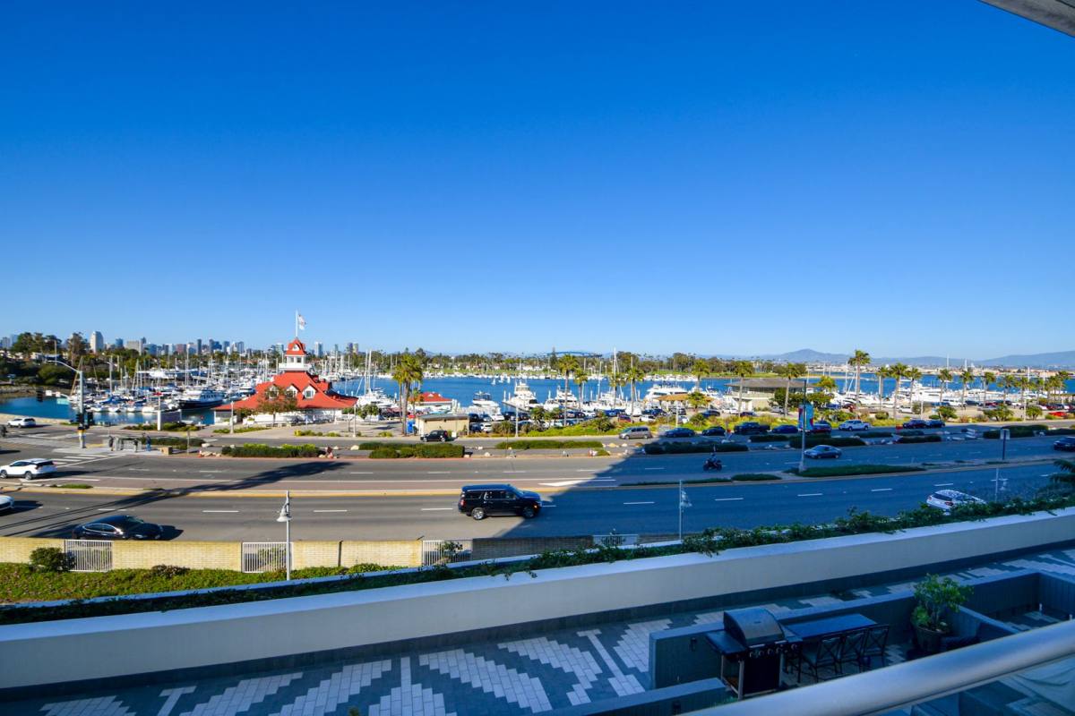 Apartment for rent at 1710 Avenida Del Mundo, Coronado, CA 92118