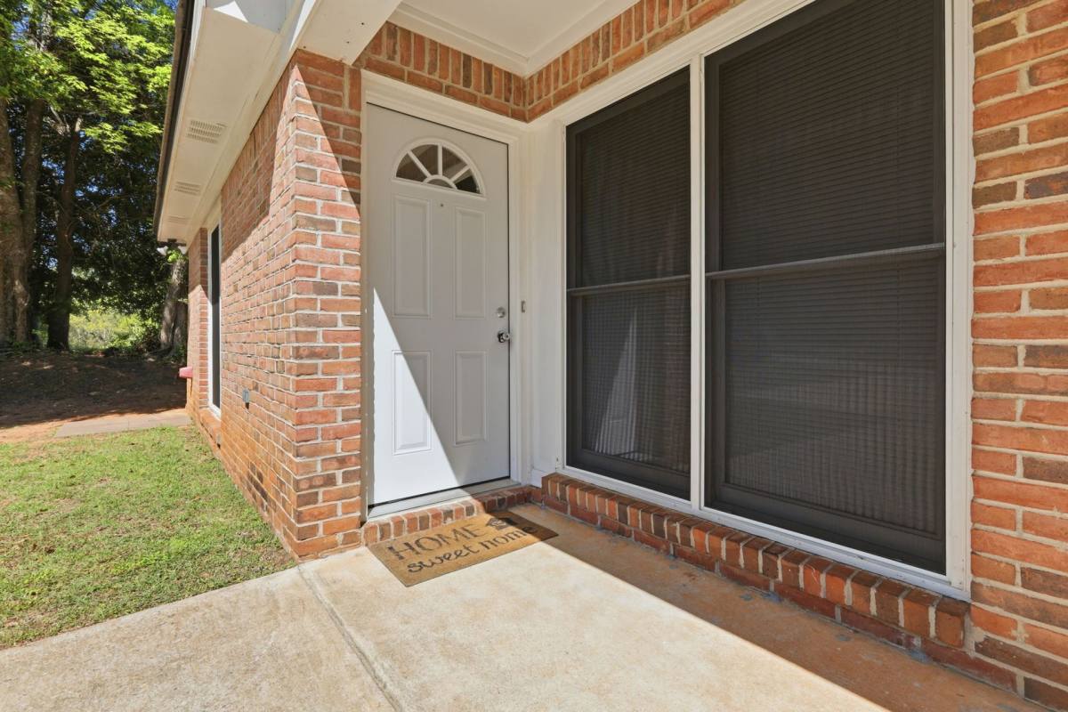 Townhouse for rent at 1402 Catherine Dr, Phenix City, AL 36867