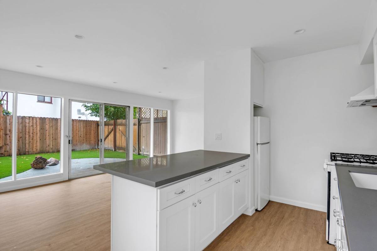 Apartment for rent at 542 Glenrock Ave, Los Angeles, CA 90024