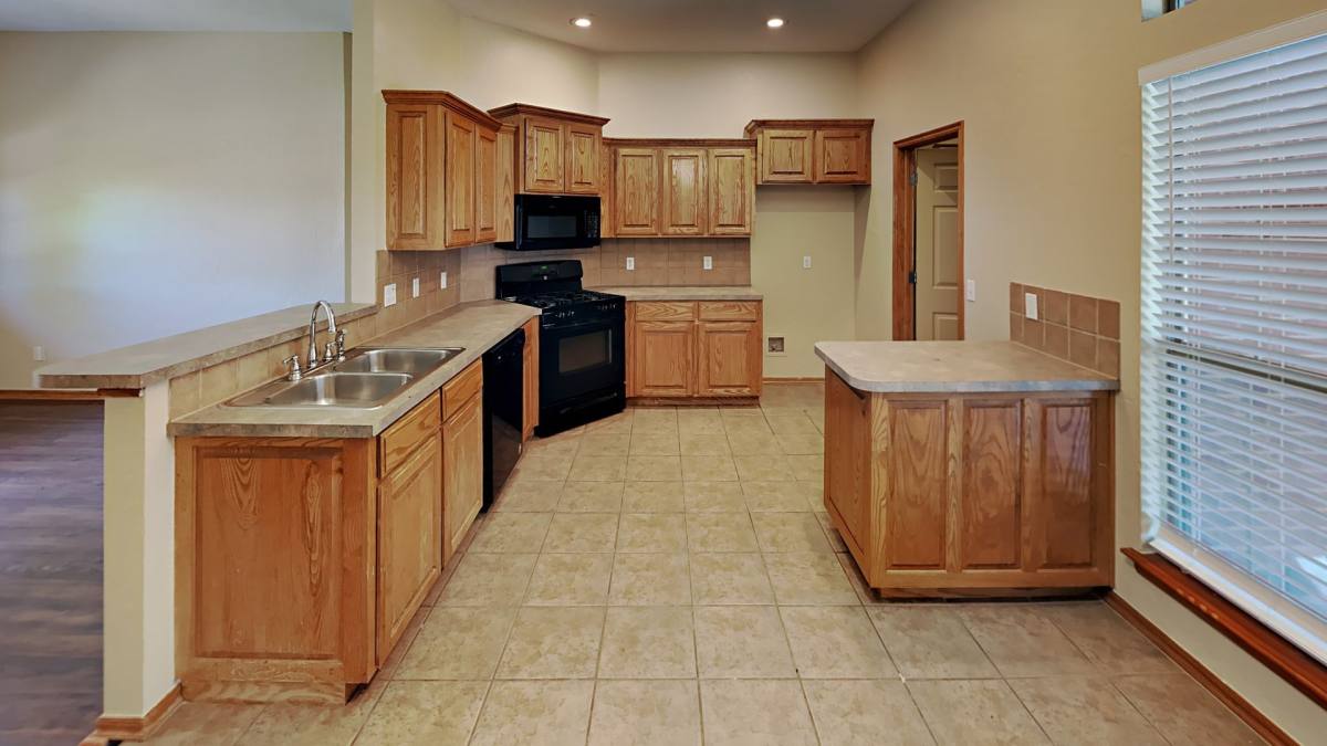 House for rent at 16409 Stoneview Dr, Oklahoma City, OK 73170