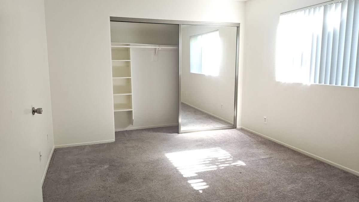 Apartment for rent at 1234 E California Ave, Glendale, CA 91206