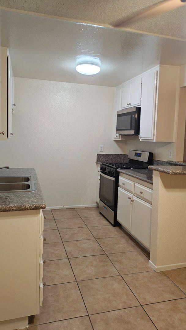 Apartment for rent at 1234 E California Ave, Glendale, CA 91206