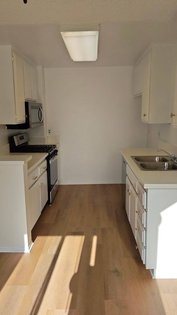 Apartment for rent at 1234 E California Ave, Glendale, CA 91206