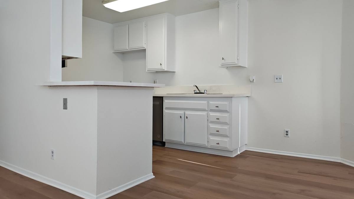 Apartment for rent at 1234 E California Ave, Glendale, CA 91206