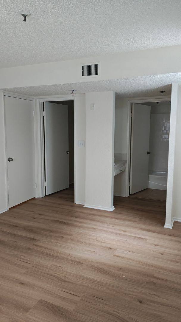 Apartment for rent at 1234 E California Ave, Glendale, CA 91206