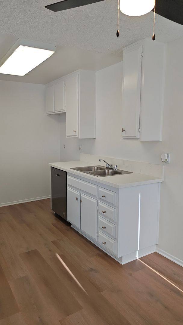 Apartment for rent at 1234 E California Ave, Glendale, CA 91206