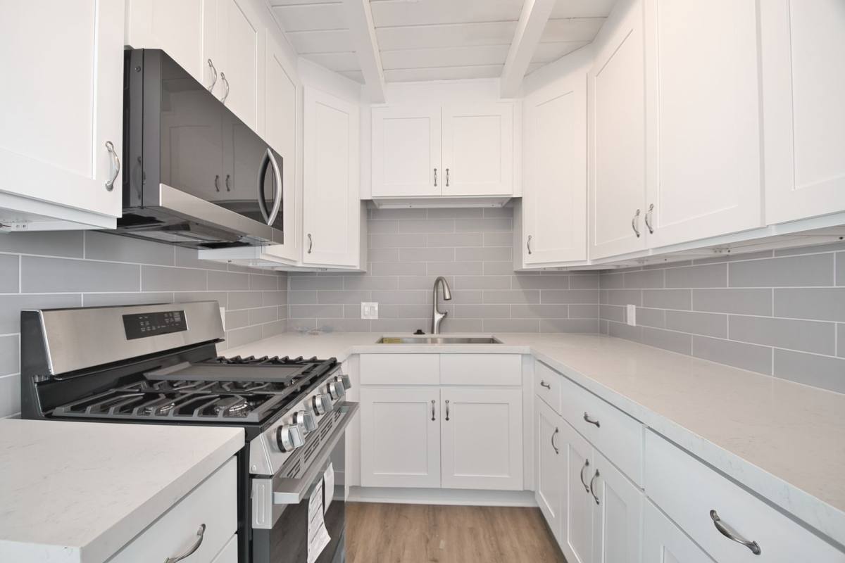 Apartment for rent at 221 39th St, Manhattan Beach, CA 90266