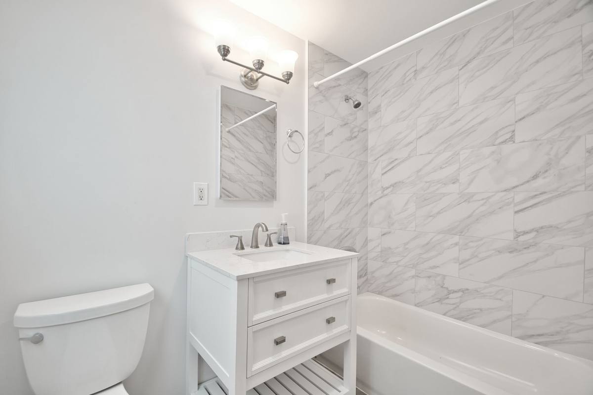 Apartment for rent at 221 39th St, Manhattan Beach, CA 90266