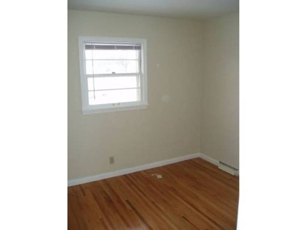 Townhouse for rent at 704 Robinwood Lane, Hopkins, MN 55305