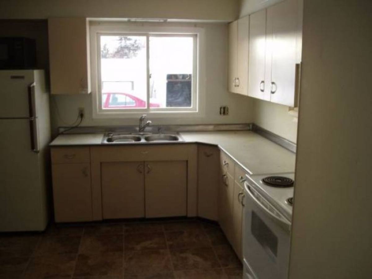Townhouse for rent at 704 Robinwood Lane, Hopkins, MN 55305