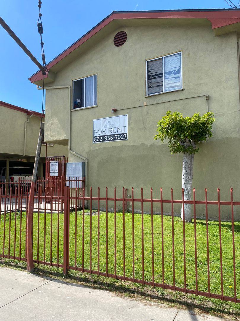 Apartment for rent at 421 N Willowbrook Ave, Compton, CA 90220