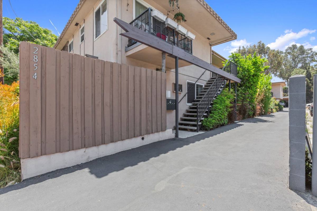 Apartment for rent at 2854 Rowena Ave, Los Angeles, CA 90039