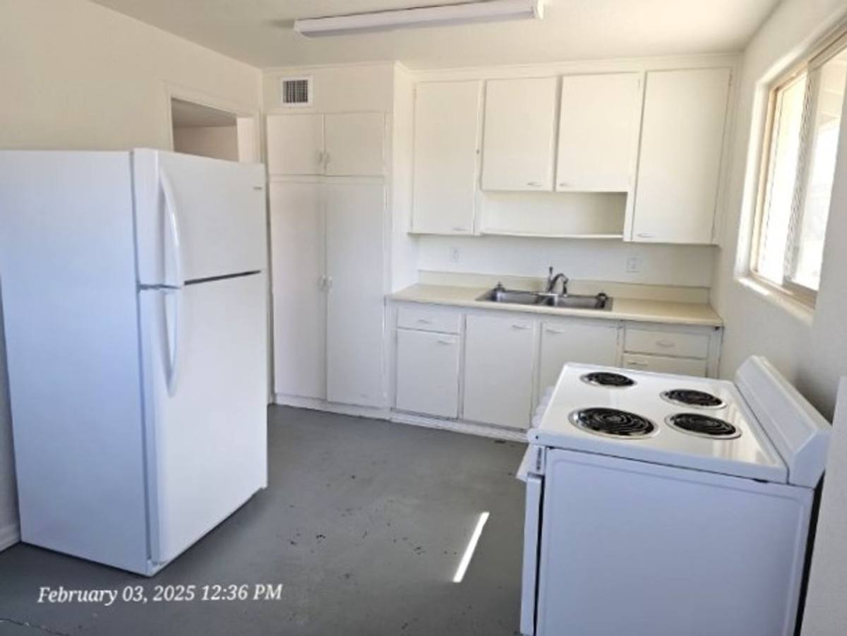 Apartment for rent at 172 N Shady Lane, Benson, AZ 85602