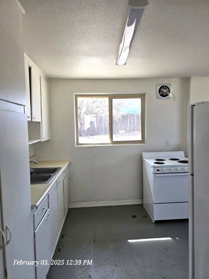 Apartment for rent at 172 N Shady Lane, Benson, AZ 85602